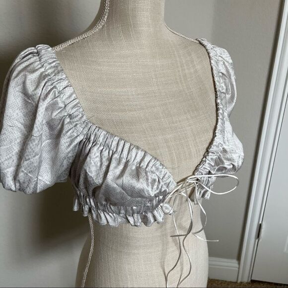Lioness Tops - Lioness White Silver Puff Sleeve Crop Top